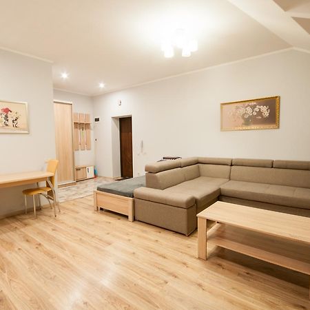 אוזהורוד Wonderful Flat On City Center מראה חיצוני תמונה