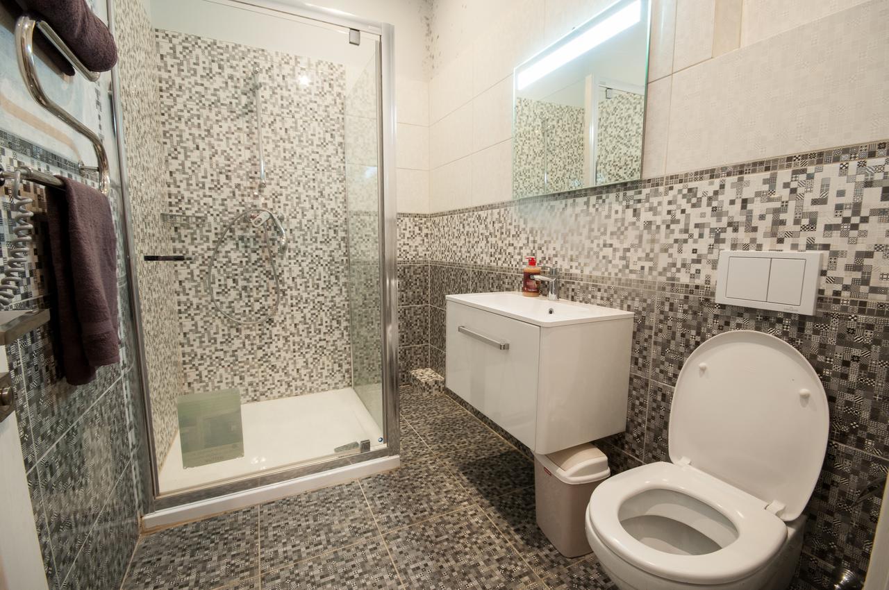 אוזהורוד Wonderful Flat On City Center מראה חיצוני תמונה