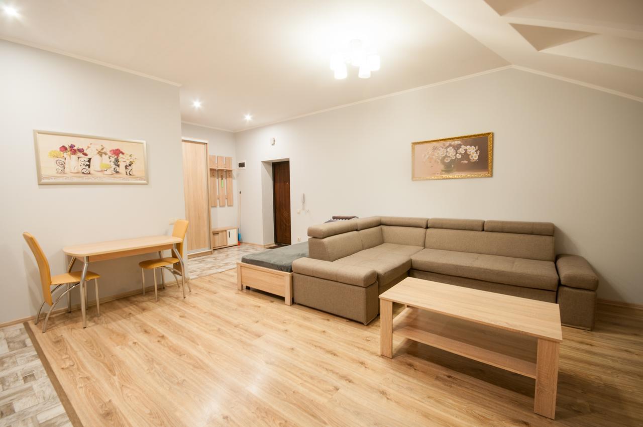 אוזהורוד Wonderful Flat On City Center מראה חיצוני תמונה